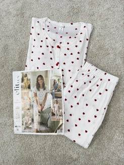 ç8660-raporlu kaşkorse kumaş kalpli pijama takımı-beyaz