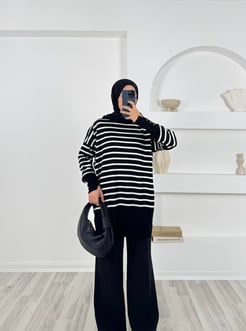 2427-Çizgili kolu düğmeli Yarım Boğazlı Triko Kazak-siyah