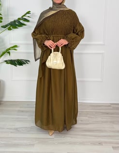 1802-üst güpürlü kolu lastikli tül elbise-acı kahve