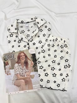 ç6813-bürümcük kumaş şortlu kısa kollu yıldızlı pijama takımı-beyaz 
