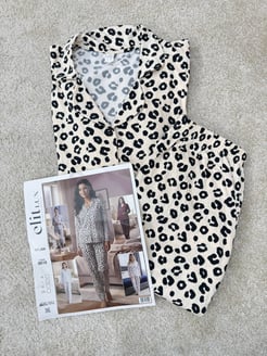 ç8616-milan kumaş gömlek yaka leoparlı pijama takımı