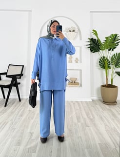 4414-çilek kumaş-önü düğmeli yanları yırtmaçlı pantolunlu takım bebe mavisi