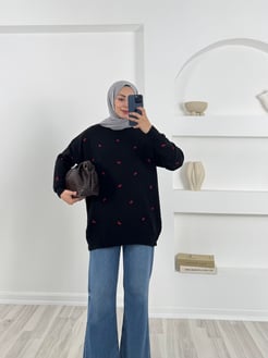 3251 küçük fiyonk nakışlı kazak siyah