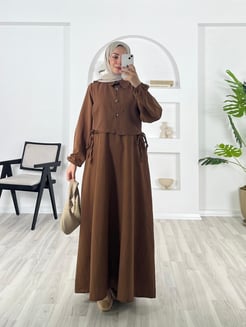 8530-tarakboşluğu kumaş-yelekli elbise-acı kahve