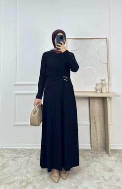 1002-sandy kumaş önü tokalı büzgülü elbise-siyah