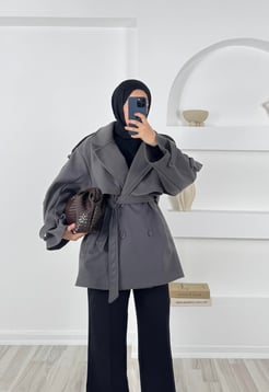 3610-omuz ve kolları apoletli kuşaklı kısa kaşe kaban-koyu gri