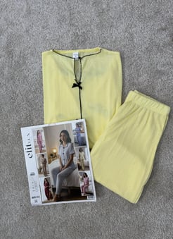 ç1315-zincir kumaş önü fiyonklu pijama takımı-sarı