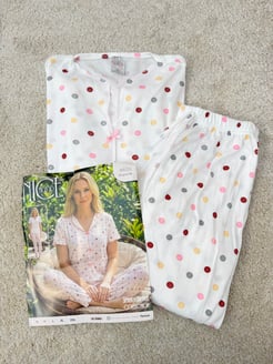 ç6625-raporlu bürümcük kumaş puantiyeli kısa kollu pijama takımı-beyaz