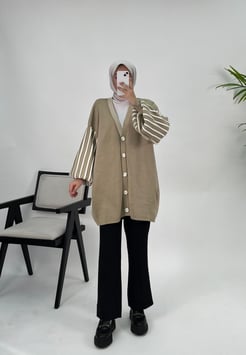 4943-Kolları çizgili triko hırka-taş