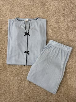 ç1315-zincir kumaş önü fiyonklu pijama takımı-bebe mavi