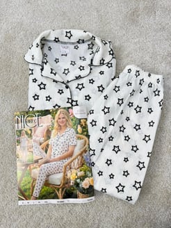 ç6380-bürümcük kumaş yıldızlı pijama takımı-beyaz