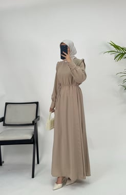 5188-krep kumaş-yanları patlı manşetli kuşaklı elbise-sütlü kahve