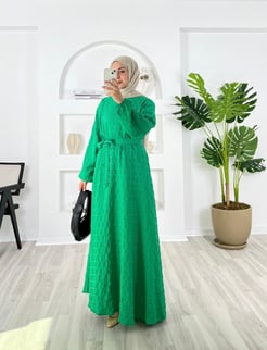 6523-gofre kumaş-kemerli elbise-benetton yeşili