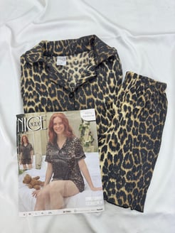 ç6815-bürümcük kumaş şortlu kısa kollu leopar pijama takımı