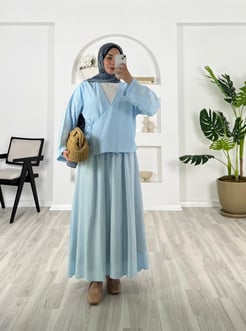8526-çilek kumaş-yandan bağlamalı etekli takım-bebe mavisi