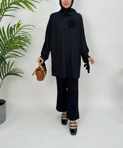 9607-bürümcük kumaş-gül tokalı kol kısmı bağlamalı tunik-siyah