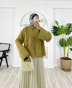 7402-poplin kumaş-önü fırfır detaylı gömlek-yağ yeşili