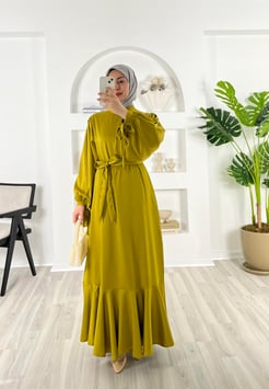 4286-saten kumaş-yaka ve kolları taşlı eteği volanlı elbise-yağ yeşili
