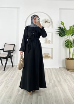 5465-tarakboşluğu kumaş-boyun düğmeli fırfır detaylı kemerli elbise-siyah