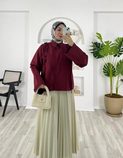 7402-poplin kumaş-önü fırfır detaylı gömlek-bordo