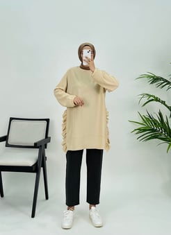 1278 C61+örme kumaş-yan kısmı fırfır detaylı diz üstü tunik-taş