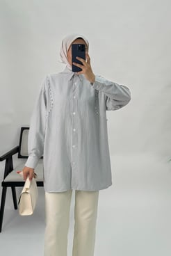 2154-poplin kumaş yan kısımları taş detaylı tunik gri