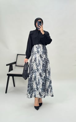 2479-saten kumaş-leopar desenli etek-mavi