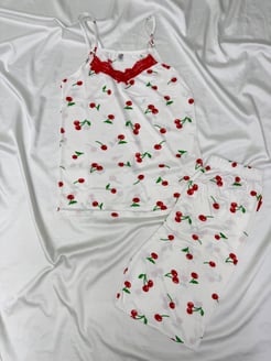 Ç513 - milan kumaş ip askılı pantolonlu kirazlı pijama takımı-beyaz