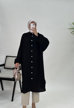 1239 ayrobin kumaş boydan düğmeli kolları lastikli tunik siyah