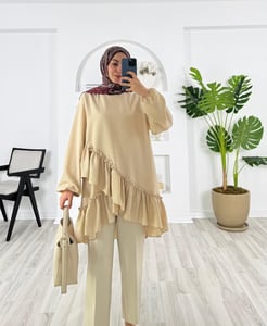 7622-tarakboşluğu kumaş-fırfır detaylı kemerli tunik-taş