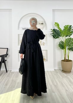 6523-gofre kumaş-kemerli elbise-siyah