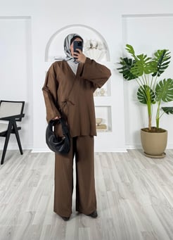 5896-çilek kumaş-yandan bağlamalı pantolonlu kimono takım-acı kahve
