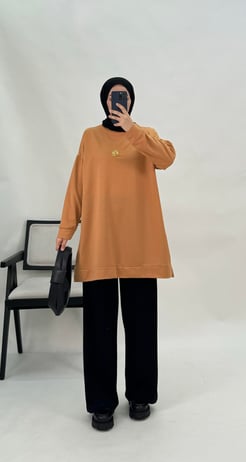 8632-iki iplik kumaş-önü süs detaylı tunik-açık karamel