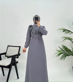 78876 E116 YAN+ayrobin kumaş-önü fırfır ve dantel detaylı elbise-gri