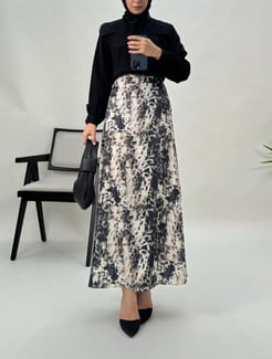 2479-saten kumaş-leopar desenli etek-siyah