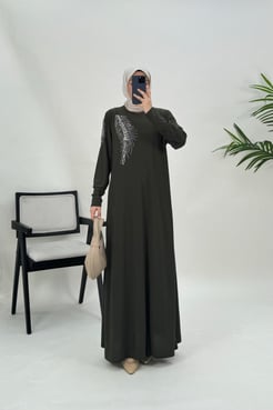 1256 sandy kumaş önü ve kolları taş detaylı elbise yeşil