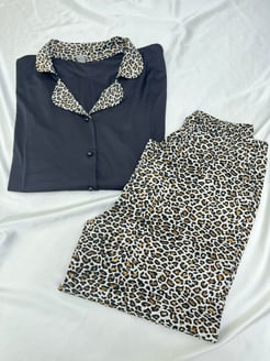 Ç8473-milan kumaş gömlek yaka leopar desenli düğmeli pijama takımı-siyah