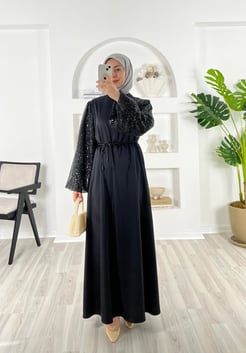 4268-saten kumaş-balon kol pul detaylı kemerli elbise-siyah