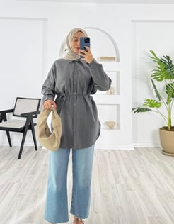 3057-çilek kumaş-tek cepli kolu apoletli kemerli gömlek-füme