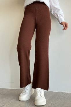 Basic Dark Brown Knit Pants