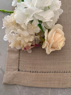 Ajur Detaylı Linen Kumaş Runner