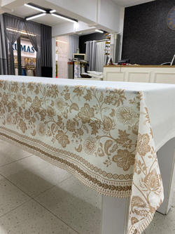 Bej Oryantal Çiçek Desenli Masa Örtüsü (Linen Kumaş)