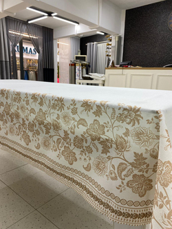 Bej Oryantal Çiçek Desenli Masa Örtüsü (Linen Kumaş)