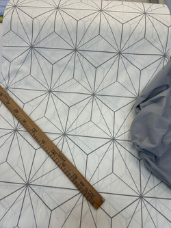 Beyaz Zemin Gri Geometrik Desen Akfil Kumaş D760