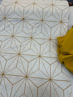 Beyaz Zemin Hardal Geometrik Desen Akfil Kumaş D760