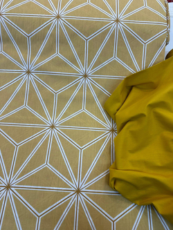 Hardal Zemin Geometrik Desen Akfil Kumaş D760