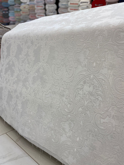 Kırık Beyaz Şamdan Desen Etuval İpek Şönil Pike Kumaş