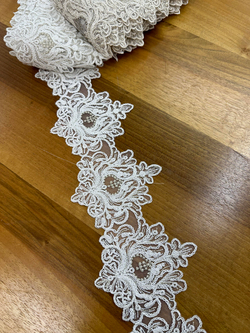 Krem D1050 Desen Fransız Güpürü (1 top)