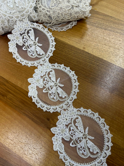 Krem Daire İçi Arı D1250 Desen Fransız Güpürü (1 top)