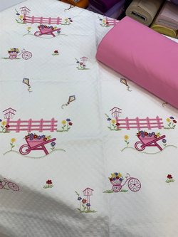Pembe Çitli Mutlu Çiftlik Aplikeli Bebek pikesi